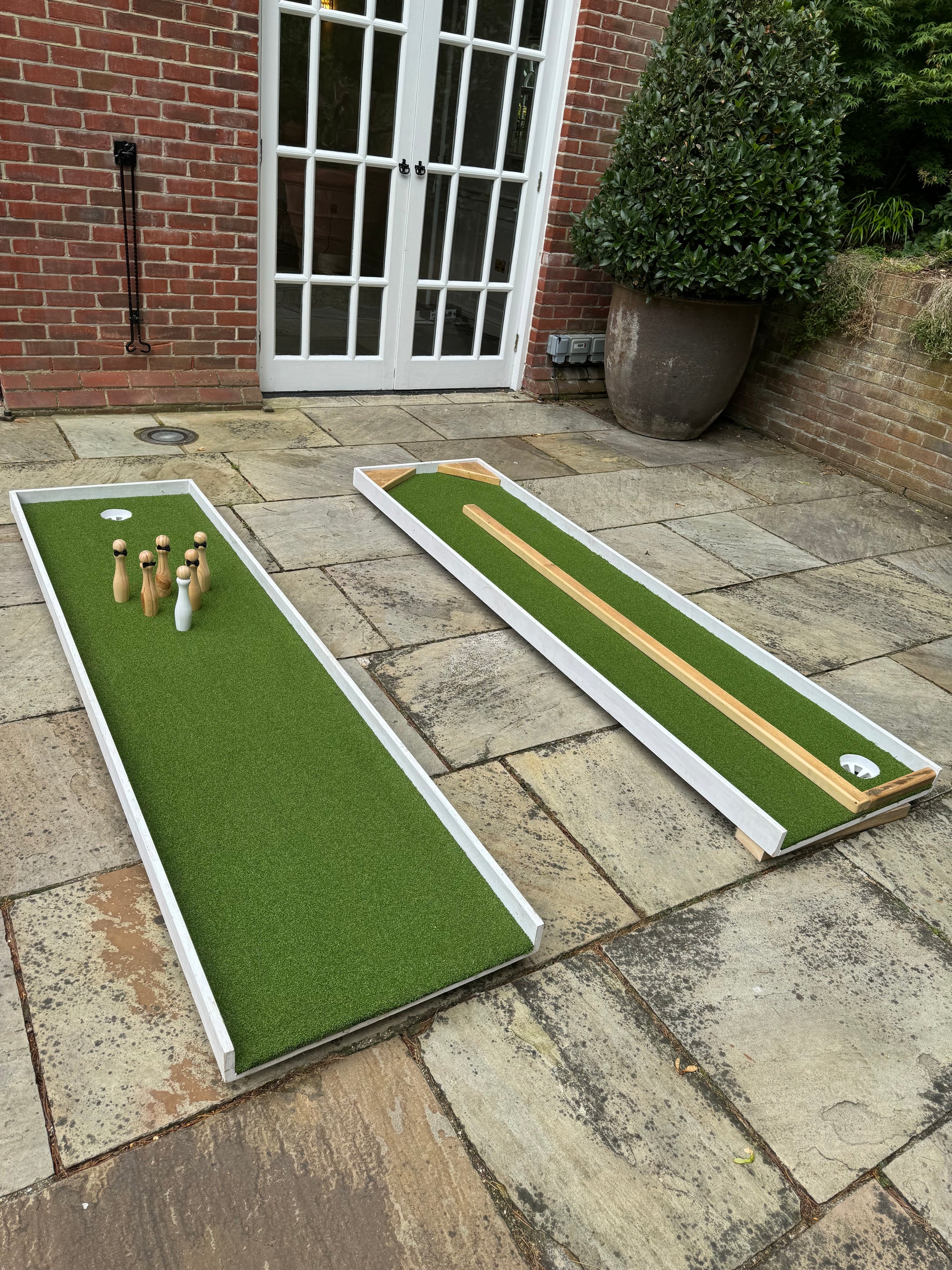 outdoor-games-hire-bowling-lane-and-miniature-golf-with-artificial-turf