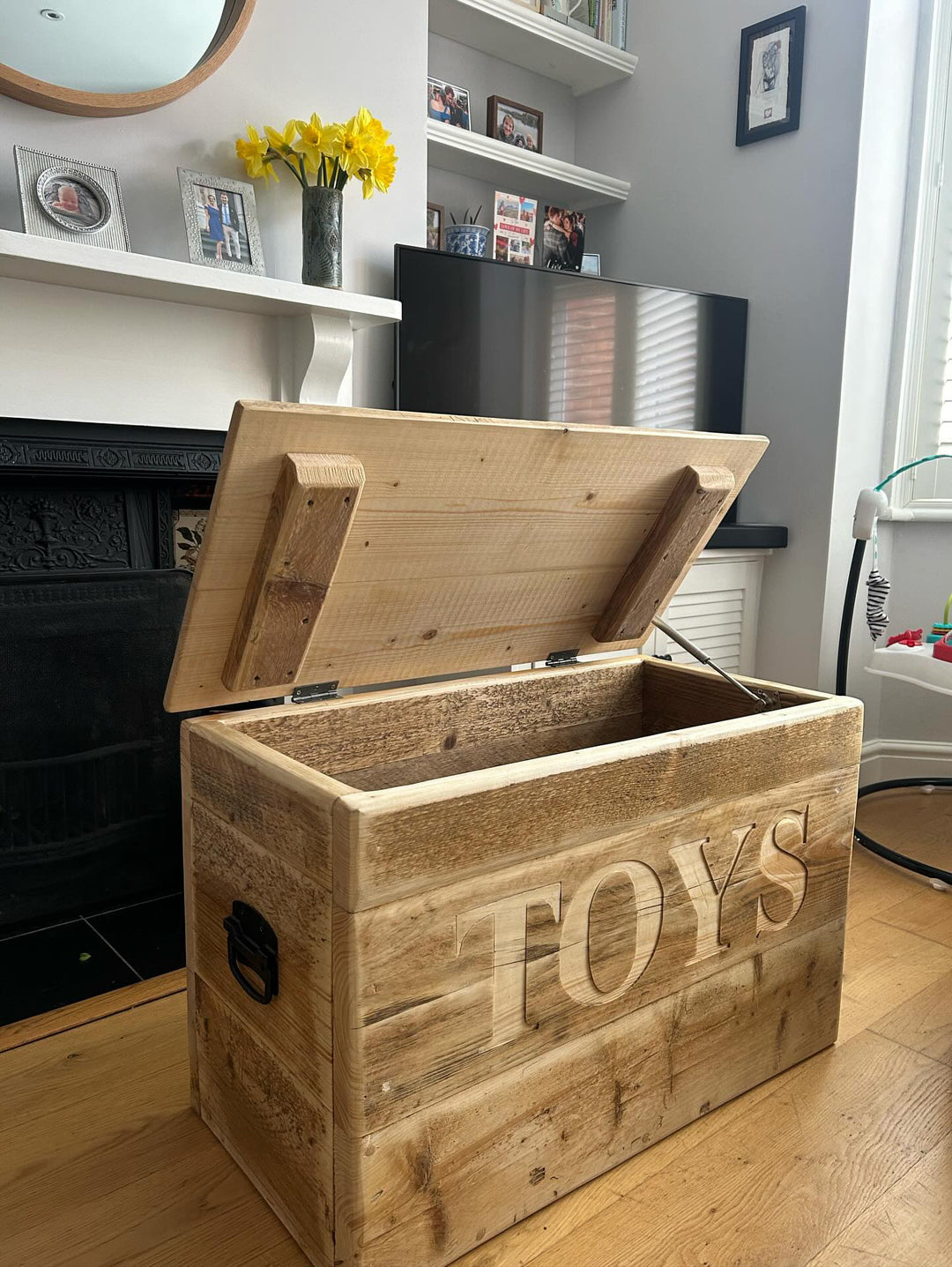 Toy chest fashion in