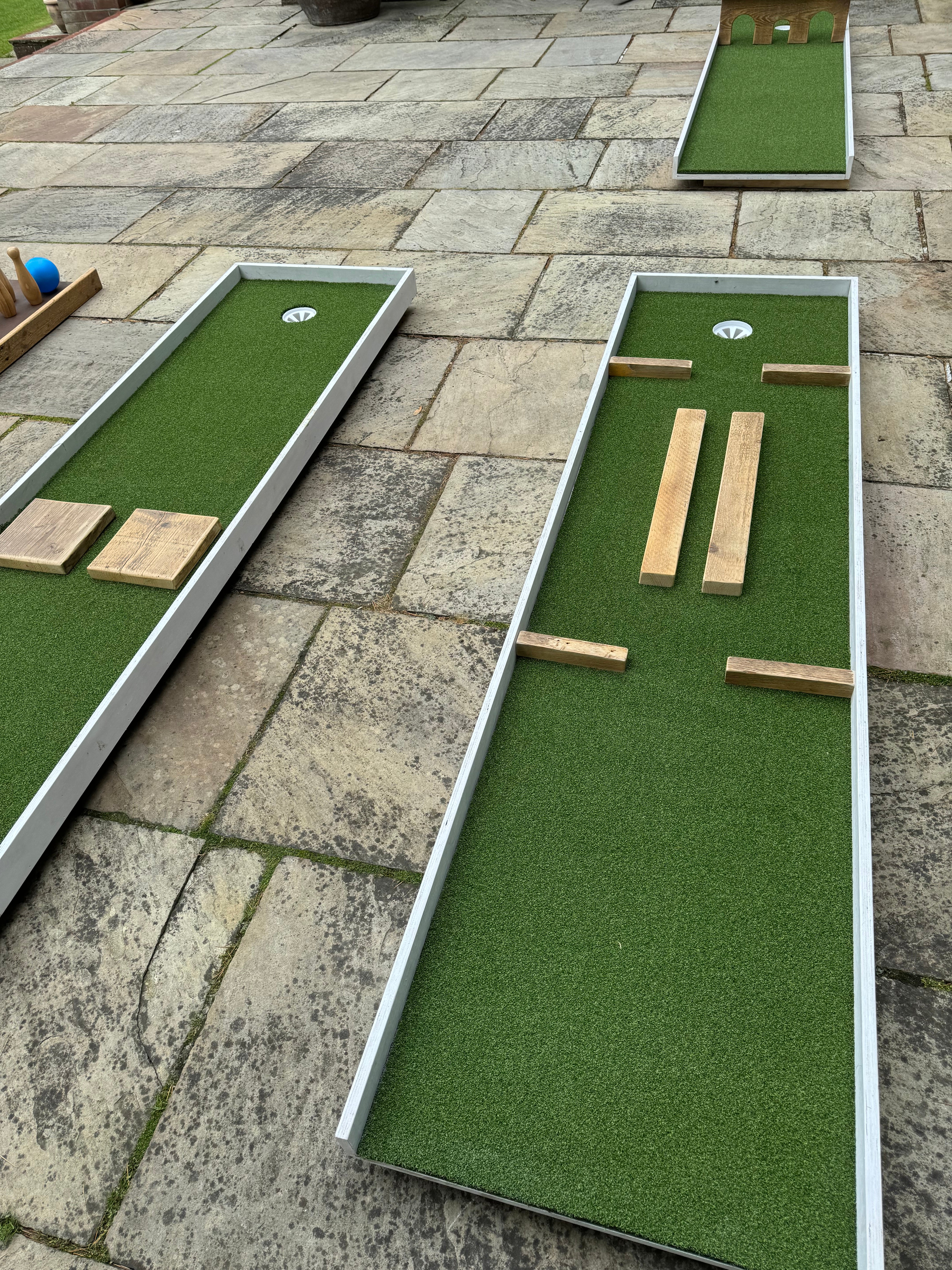 mobile-miniature-golf-for-artifial-turf-for-event-hire