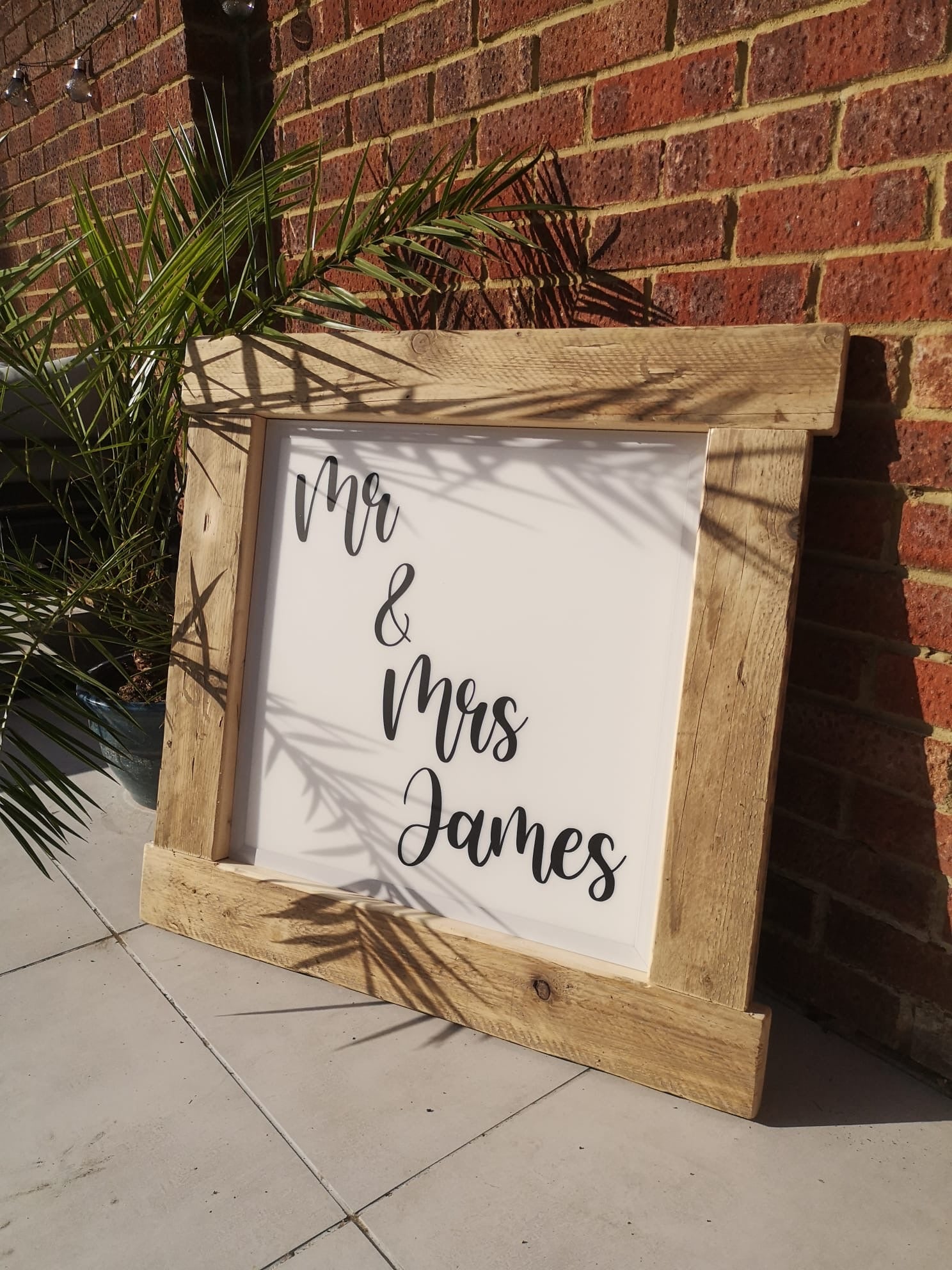 Personalised Light-Up Sign – Custom Illumination with a Personal Touch